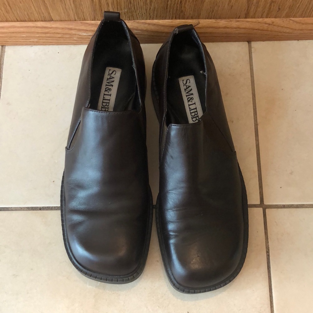 Sam & Libby brown flats